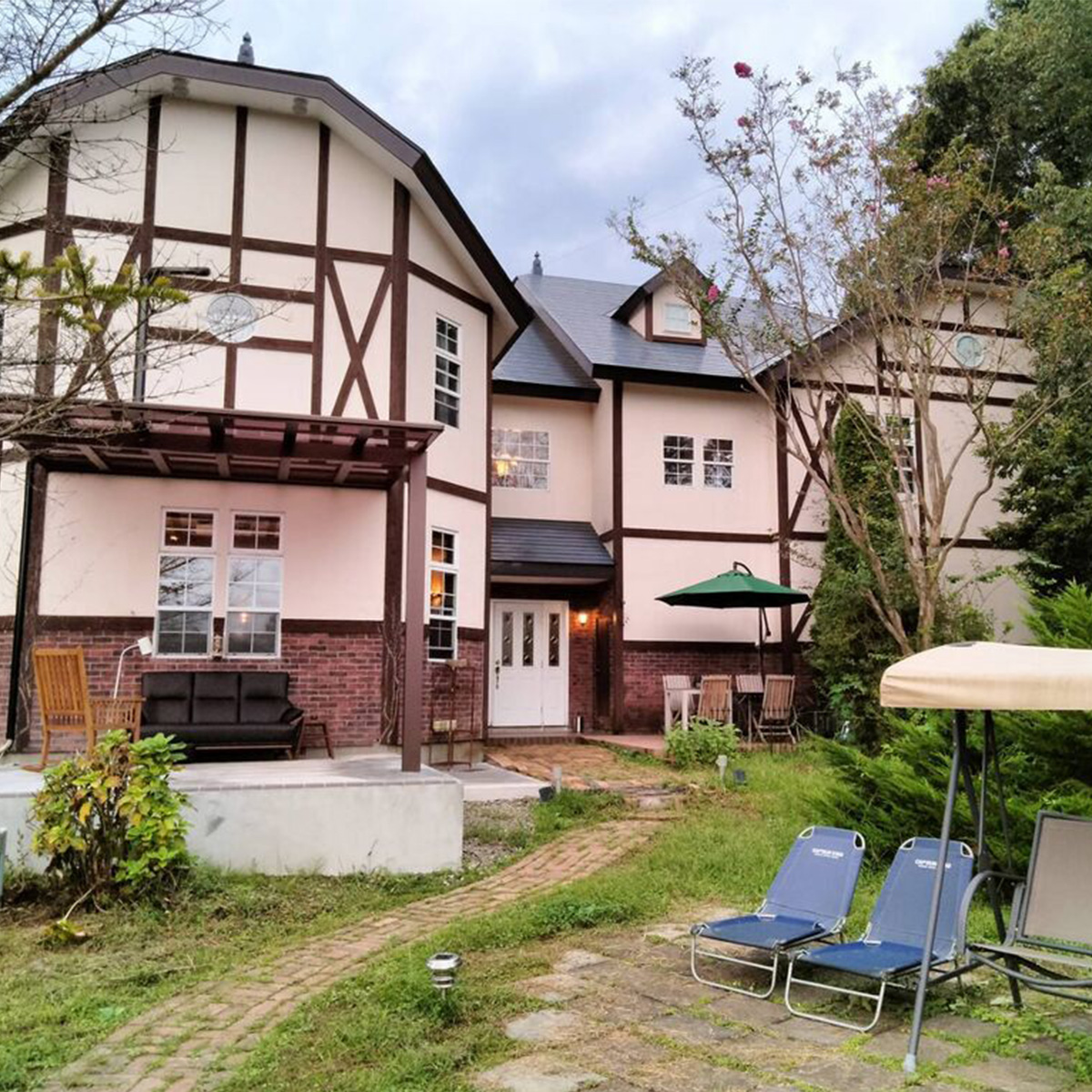 ガストホフ　アルタニー