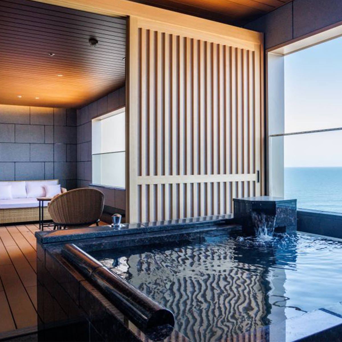 9,000円クーポン券（ＨＯＴＥＬ　ＯＯＳＡＤＯ）