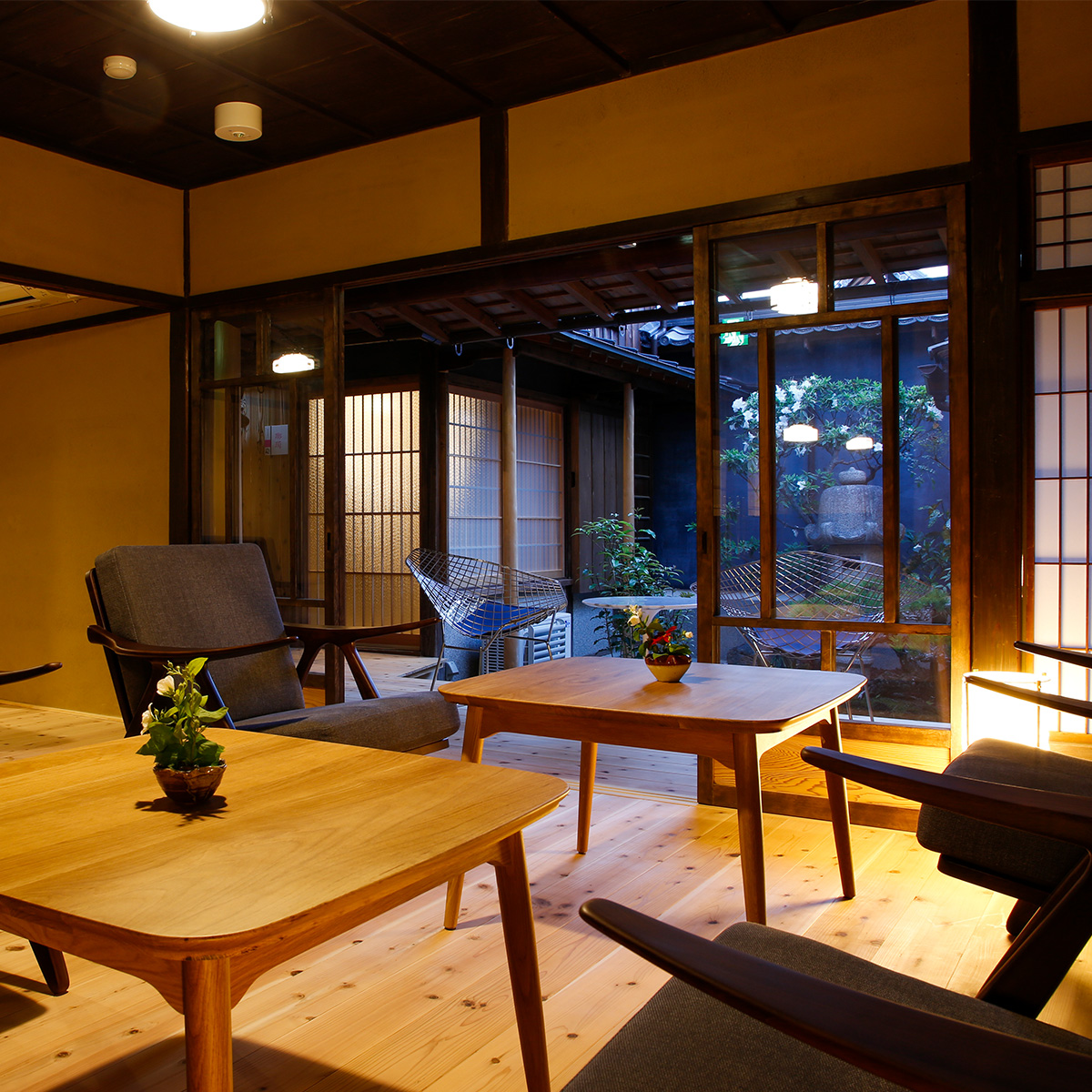 9,000円 クーポン券（加里屋旅館Ｑ）