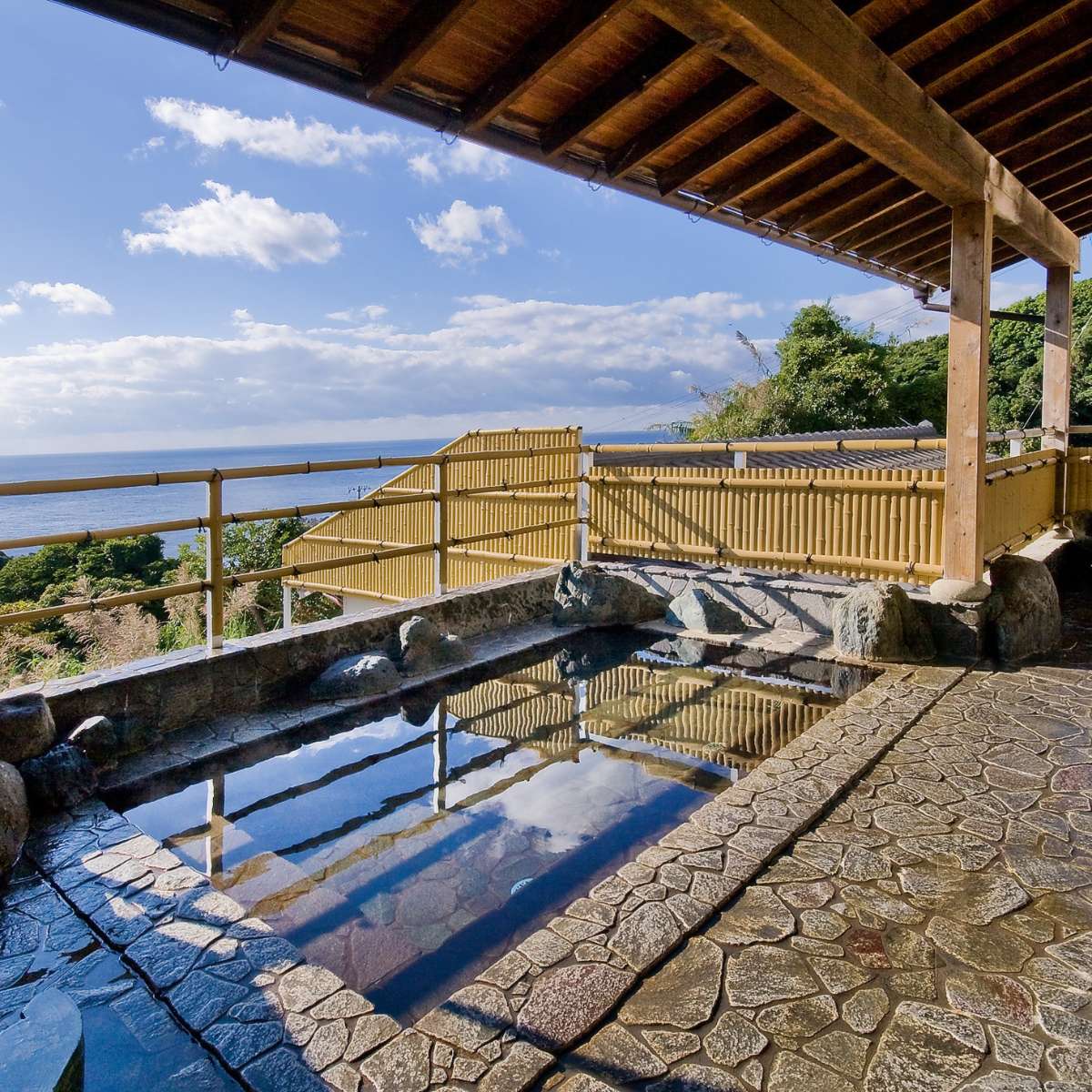 9,000円クーポン券(足摺国際ホテル)